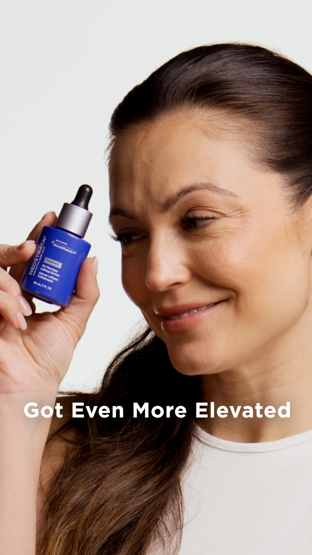 Video til sosiale medier NEOSTRATA Tri-Therapy Lifting Serum