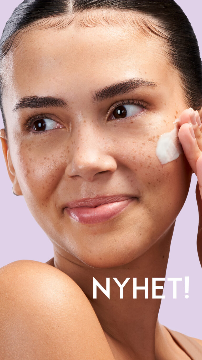 Bilde for sosiale medier Exuviance Pro-Plump Hydrating Cream modell NYHET story