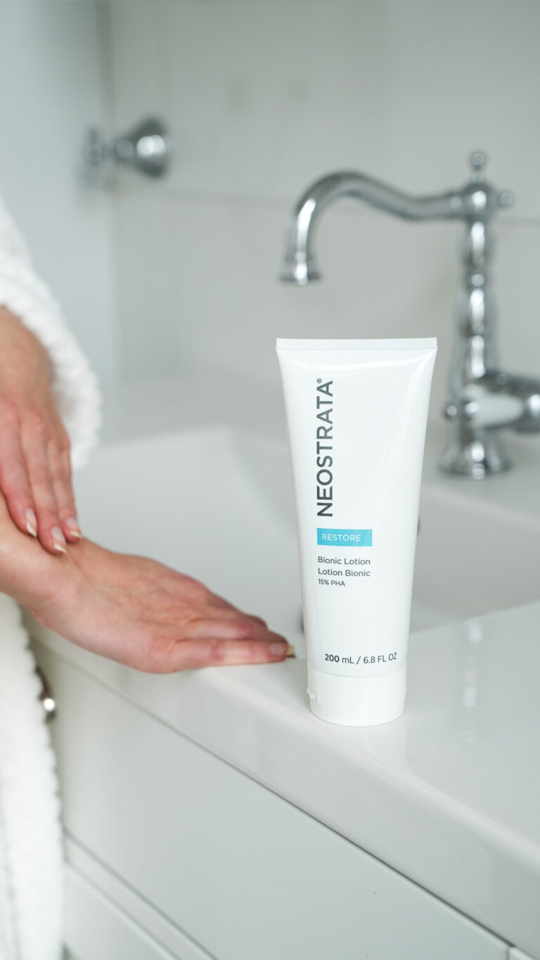 Bilde for sosiale medier NEOSTRATA Bionic Lotion lifestyle story