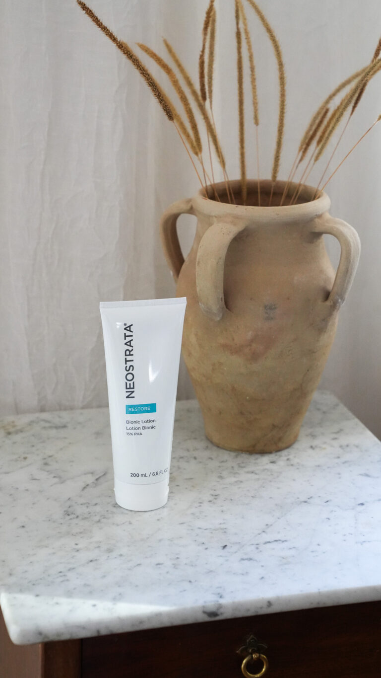 Bilde for sosiale medier NEOSTRATA Bionic Lotion lifestyle story