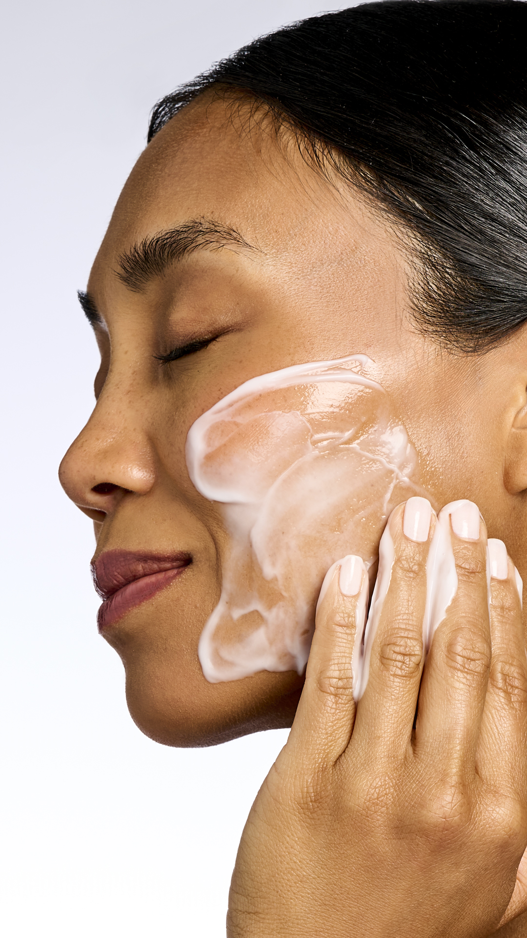 Bilde for sosiale medie NEOSTRATA PHA Cream Cleanser model story